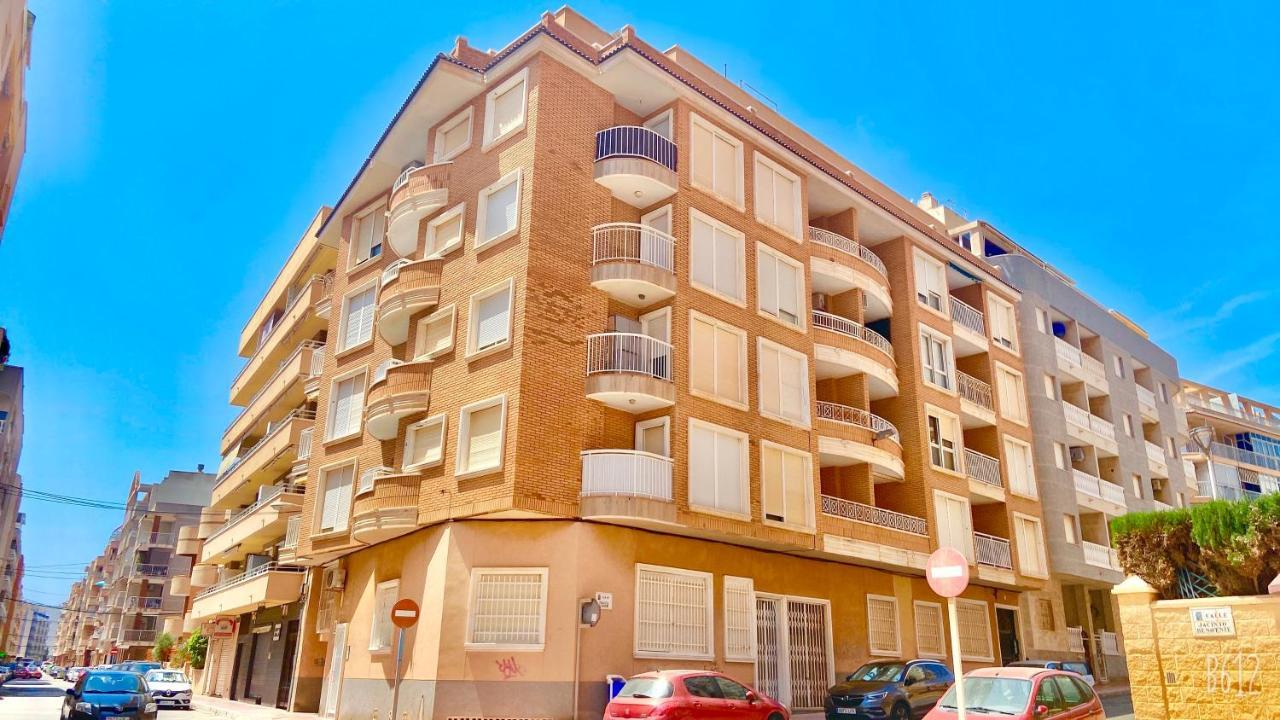 Beautiful Apartment Near Playa De Los Locos 또레비에하 외부 사진
